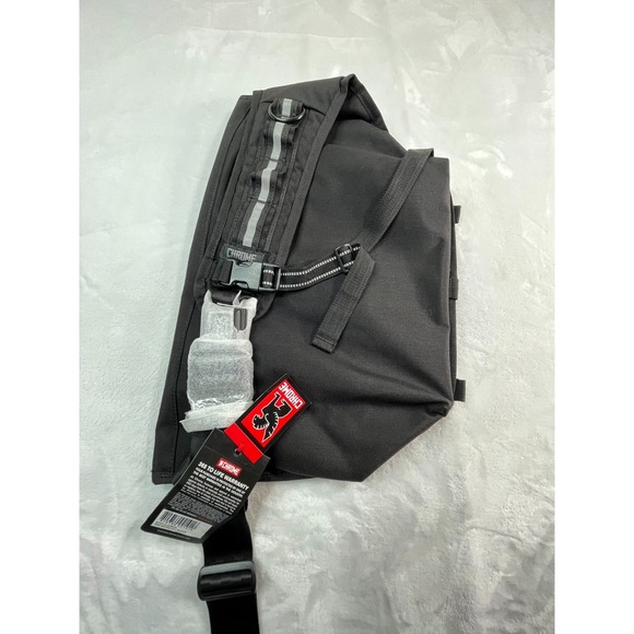 NWT Chrome Mini Metro 31st Union Messenger Bag Embroidered 21.5 L Black - Picture 2 of 12